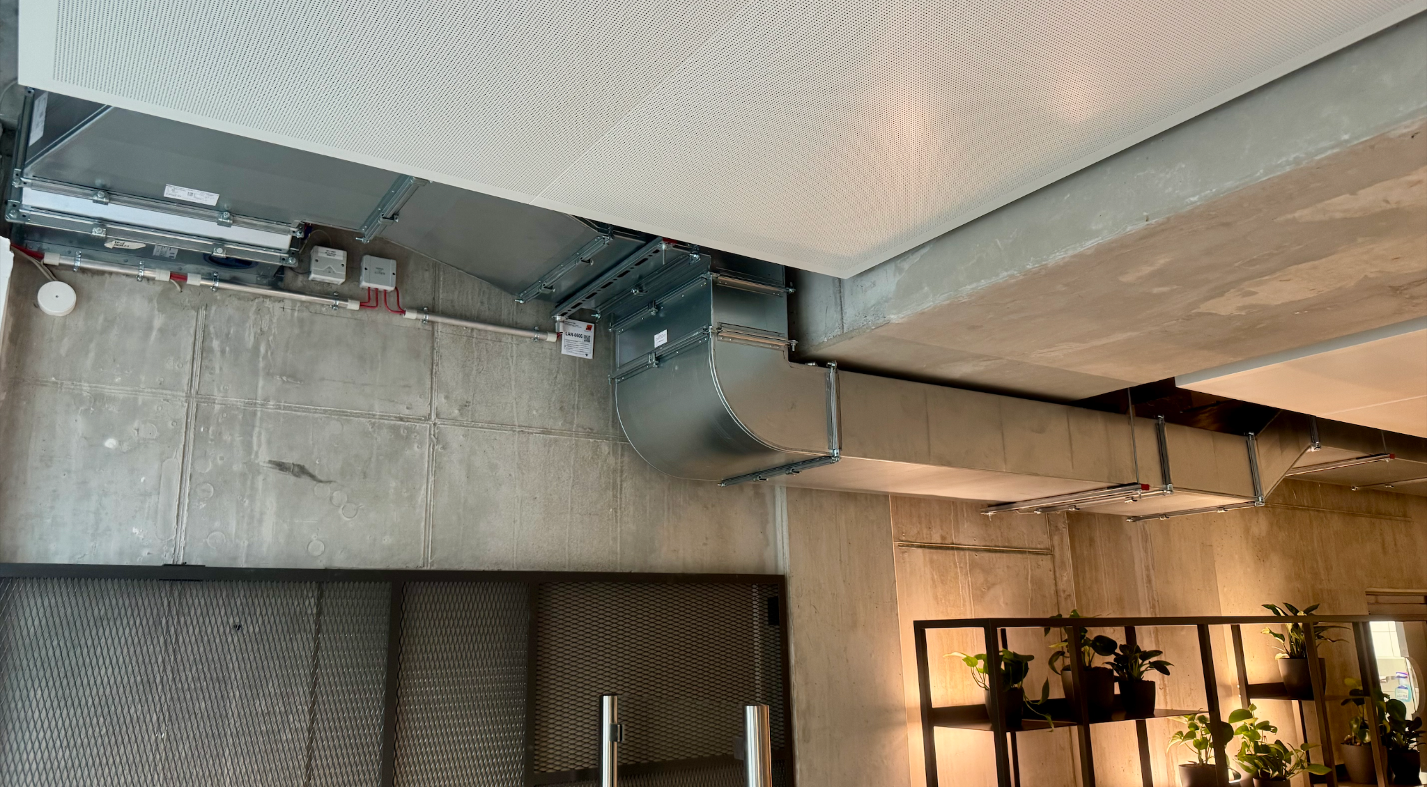 Instalacja wewnętrzna — kanały i rury